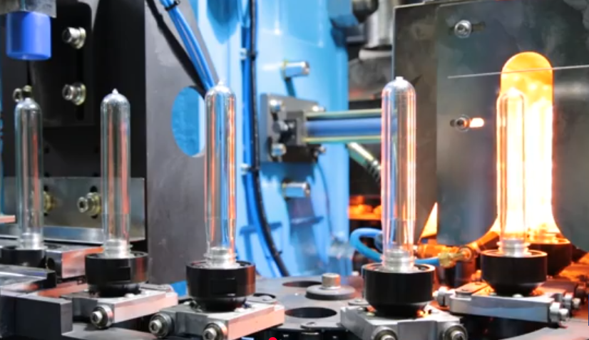Stretch blow molding heater